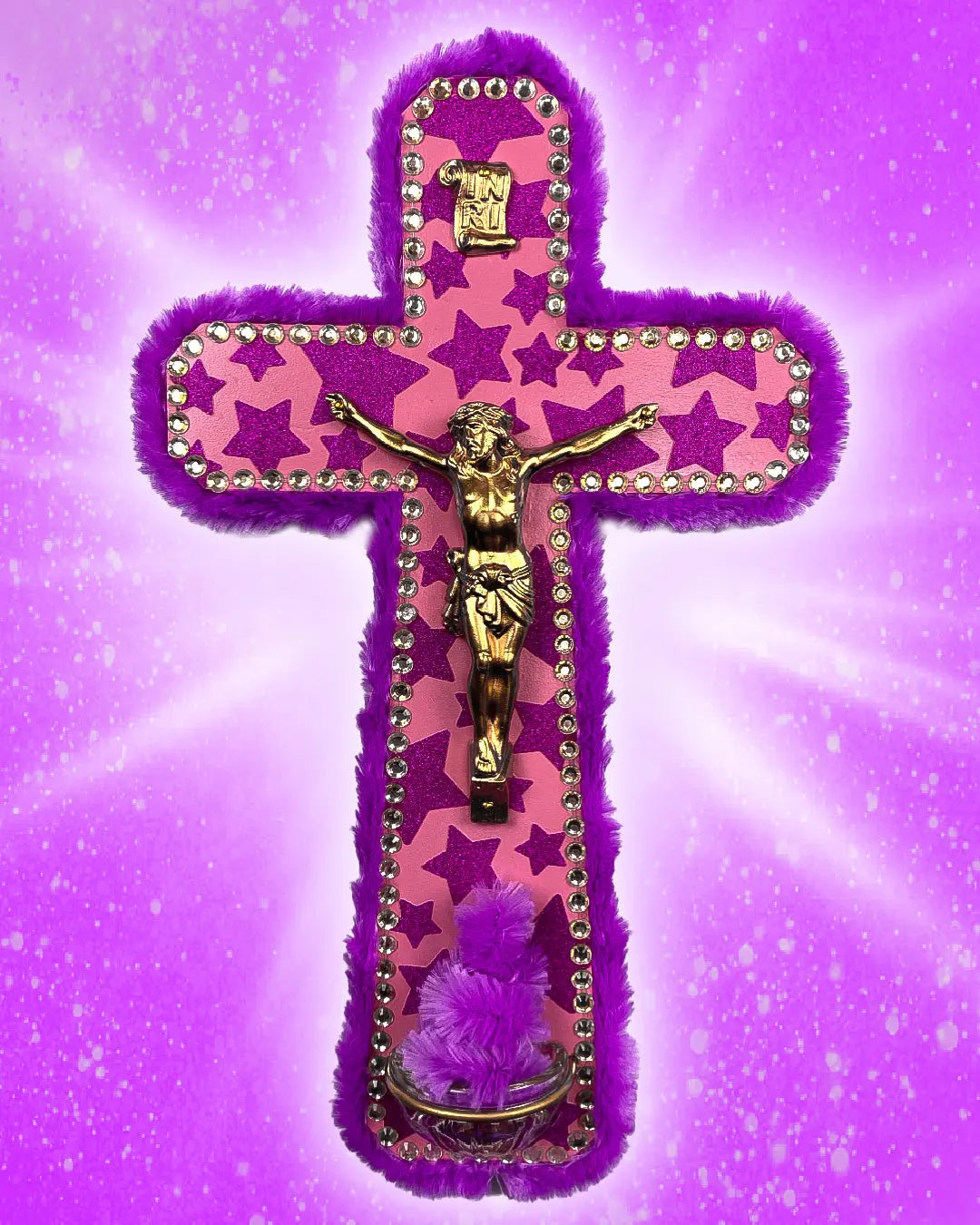 Crucifix Bénitier Violet/Rose God is Queer