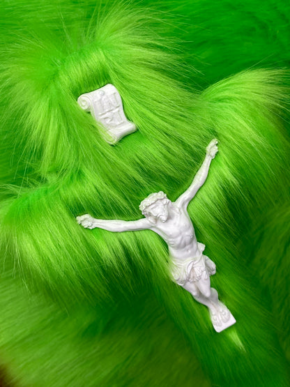 Crucifix Fourrure Verte God is Queer