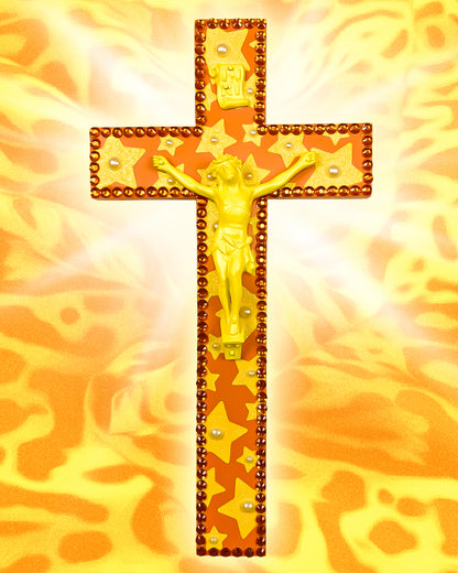 Crucifix Orange Étoiles Jaunes God is Queer
