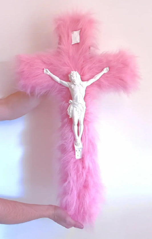 Crucifix XXL Fourrure Rose God is Queer