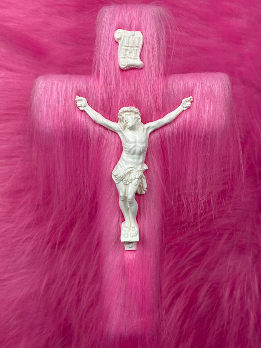 Crucifix Fourrure Rose God is Queer