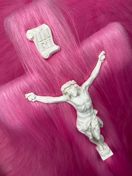 Crucifix Fourrure Rose God is Queer