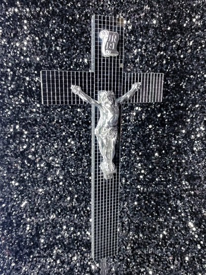 Crucifix à facettes miroir God is Queer