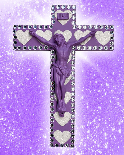 Crucifix Violet Coeur Blanc à Paillettes God is Queer