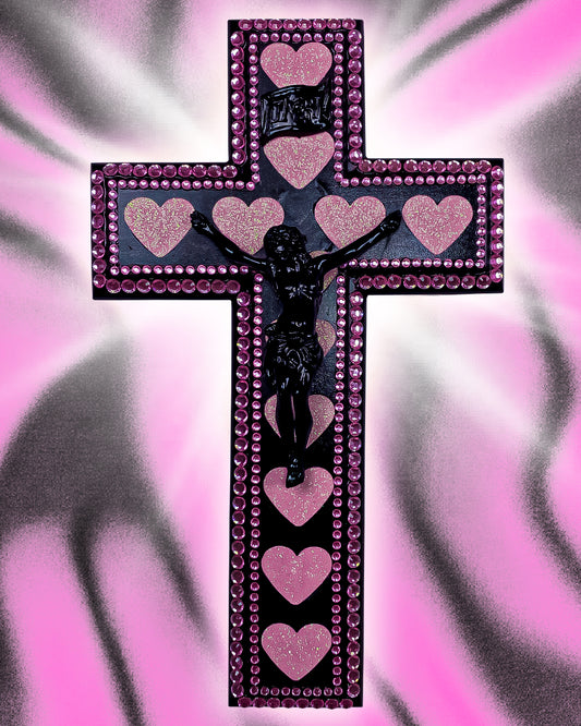 Crucifix Noir Coeurs Roses God is Queer