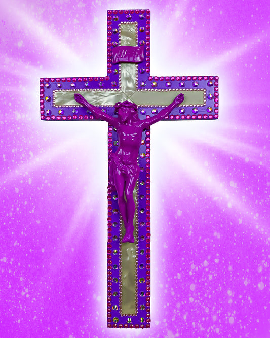 Crucifix Nacre et Strass God is Queer