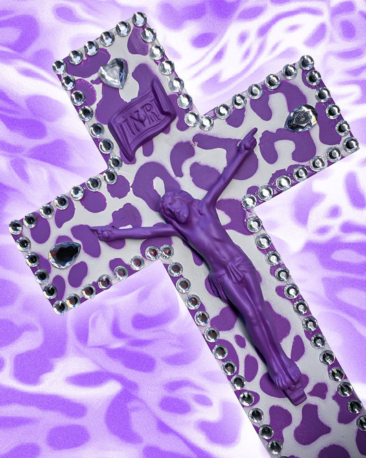 Crucifix Violet/Blanc Motif Léopard God is Queer