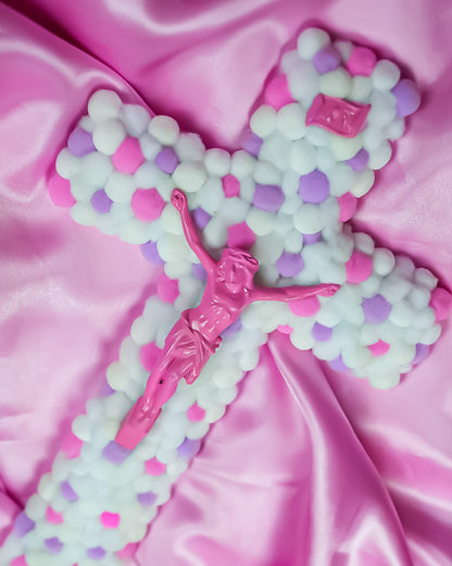 Crucifix Pompoms Blanc et Rose God is Queer