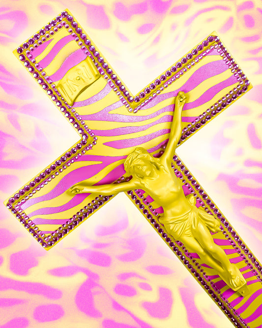 Crucifix Motif Zèbre Jaune et Rose God is Queer